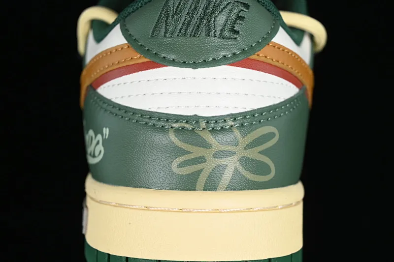 All Categories Nk SB Dunk Series Nk SB Dunk Low Low-top Sneakers Nk Dunk Low Panda Prank-Street Summer Graffiti Green Orange SB Strappy Low-top Casual Sneakers DD1391-300
